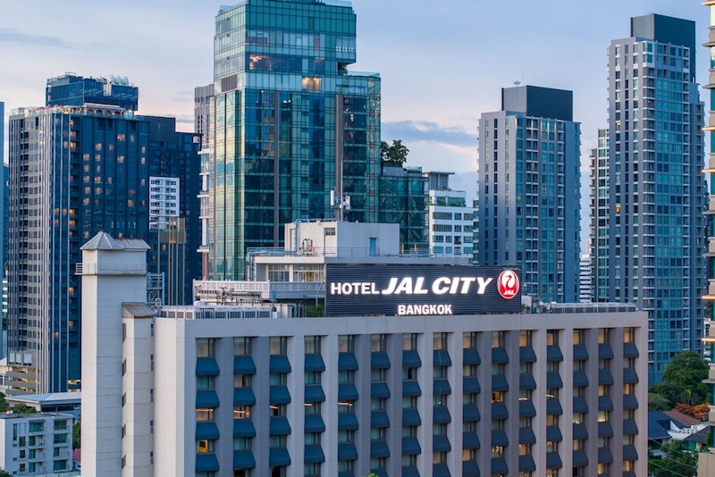 チャオプラヤー川ディナークルーズつき！トンロー地区の好立地な日系ホテルにステイ