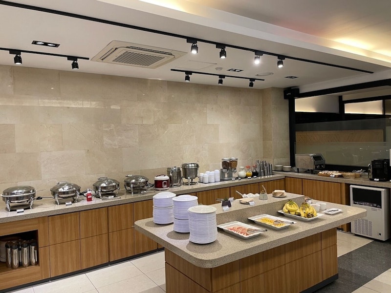 中央駅と南浦洞駅の間の好立地！観光に便利なホテルのグループ向きルームにステイ