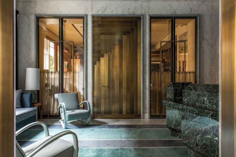 GW限定🇫🇷地下鉄駅が目の前にあり！洗練されたデザインの5つ星ホテルにステイ