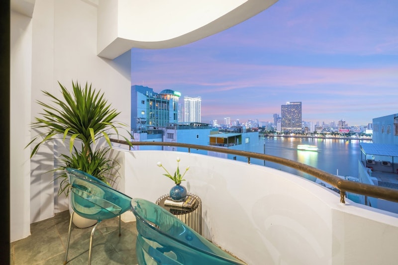 ハン市場もすぐ近く！ダナン大聖堂の向かいのモダンな4つ星ホテルに快適ステイ