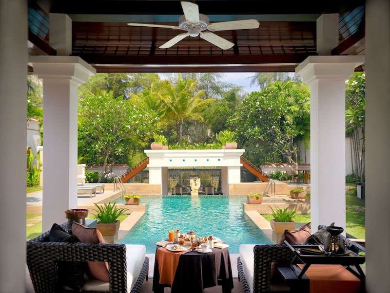 カップル旅行にぴったり！プールつき高級ヴィラで至福旅。往復送迎つき