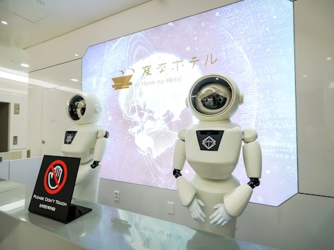 日本語も話せるロボットがお迎え！明洞駅が近い好ロケーションの変なホテルに宿泊