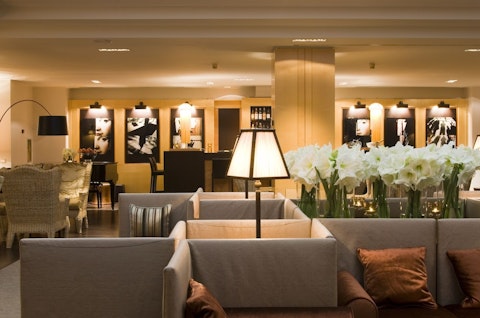 ローマの中心部!エレガントなホテルで上質なひとときを楽しむステイ。ビジネスクラス利用