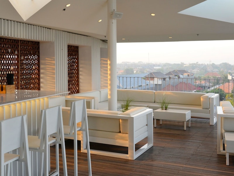 ビジネスクラスで行く!24時間使えるジムがそなわるホテルでリフレッシュステイ