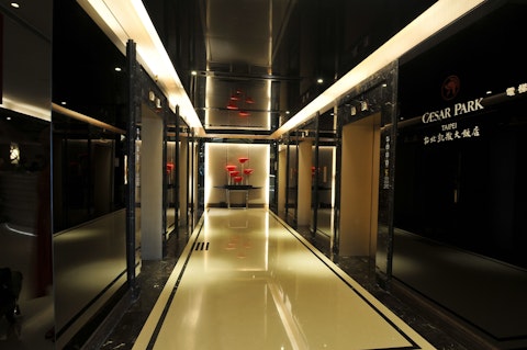 台北駅に直結する絶好のロケーション！ツインルーム確約ホテルで快適ステイ