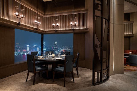 世界屈指の5つ星ブティックホテルで叶える極上の香港ステイ。ビジネスクラス利用