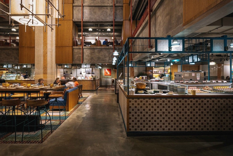 佐敦駅へ徒歩4分！90年代の香港映画のような4つ星ホテルにステイ。ベッド2台確約