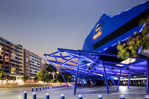 RACアリーナが目の前の好立地！上質ホテルで充実のパース滞在。午前発＆午後帰り