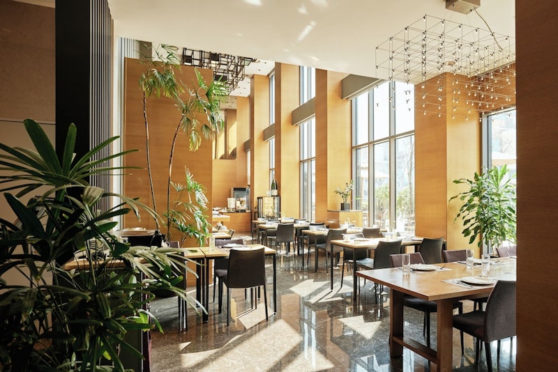 周辺に古宮が点在した歴史あふれるエリア!ルーフトップガーデンつきのホテルに宿泊