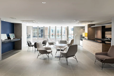 10日前まで予約OK！コスパ重視派におすすめの機能的なホテル泊。ビジネスクラス利用