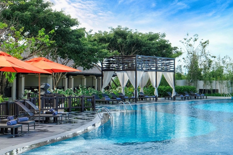 ボホール島観光つき！落ちついたトーンに統一された5つ星ホテル泊。ビジネスクラス利用