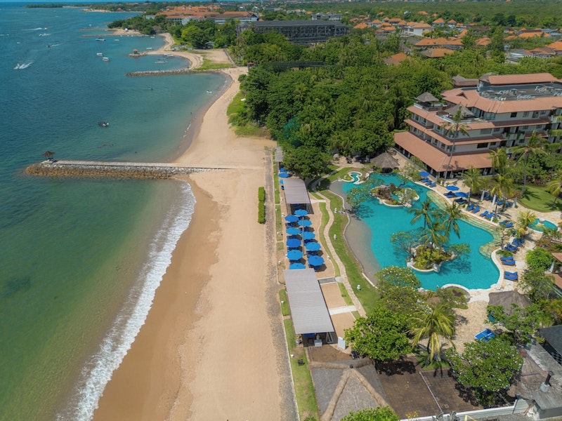 ビジネスクラスで行く！日本の鉄板焼きを味わえるエレガントな日系ホテルに宿泊