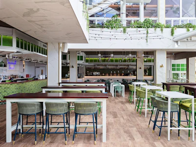 SALE価格 3/28(土)販売スタート🎂2020年オープンの5つ星ホテルに泊まる！海沿いで気持ちのいい滞在を楽しむケアンズ旅