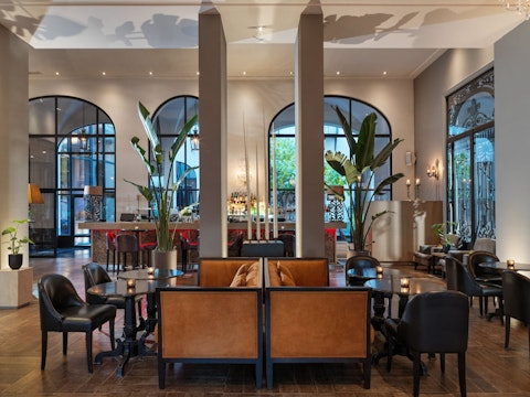 ビジネスクラスで行く!ブリュッセル中央駅すぐ、修道院を改築した4つ星ホテルに宿泊