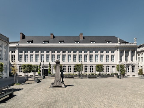 ビジネスクラスで行く！気持ちのいい日差しを楽しめるテラスつきの5つ星ホテルに滞在