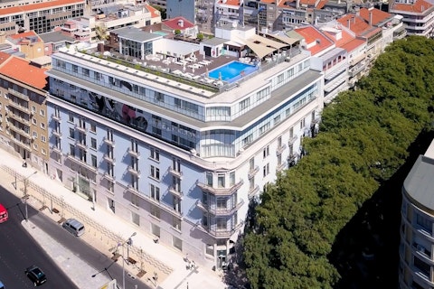 ルーフトップバーから眺める景観が自慢!駅チカで観光の拠点に便利なホテル宿泊