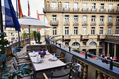 アクティブ派にぴったり！ゲーテハウスすぐそば＆スパ併設の5つ星ホテルでぜいたく旅