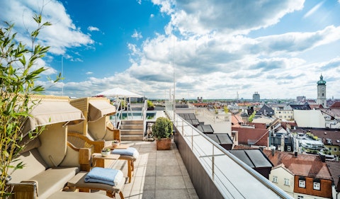 スパが充実の好立地5つ星ホテルでぜいたくステイ!プレミアムエコノミー利用