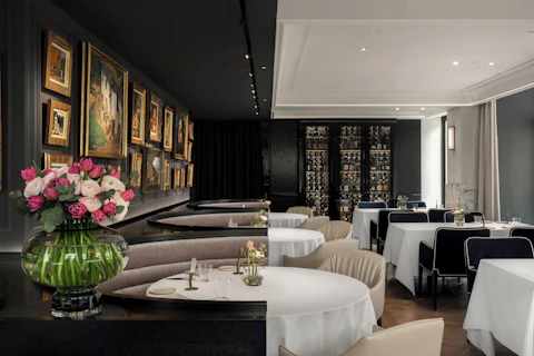 館内ダイニングに注目！貴族の邸宅を改築した5つ星ブティックホテルで優雅なステイ