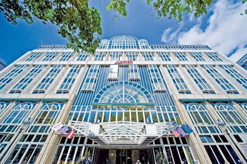 館内ダイニングのイベントに注目!緑あふれるウィーン市立公園を望む5つ星ホテルに宿泊