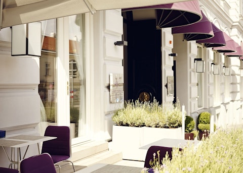 ミュージアムクォーターに隣接！駅チカの5つ星ホテルで芸術と観光を堪能する旅