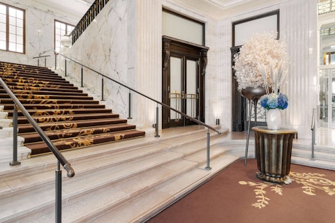 銀行だった建物内の重厚感ある5つ星ホテル！豪華な内装で優雅なウィーン滞在を楽しむ