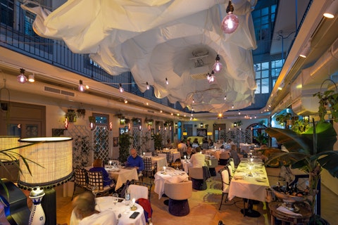 フュージョン料理を味わえるレストランつき!隠れ家的な5つ星ブティックホテルに宿泊