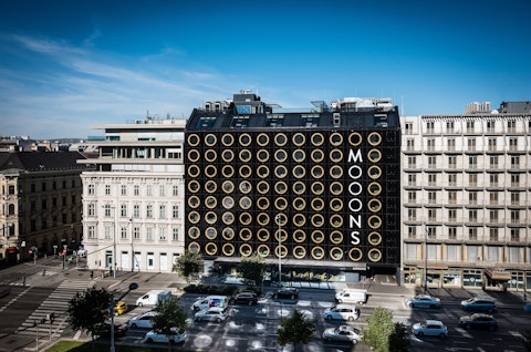 ウィーン中央駅から徒歩4分!宇宙デザインのホテルで特別な旅を。ビジネスクラス利用