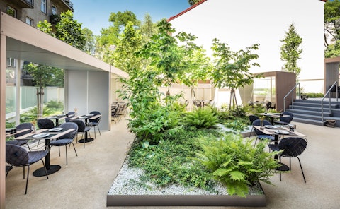 宇宙空間をイメージしたデザイン！中央駅から徒歩4分の好立地なホテルにステイ