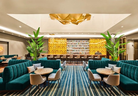 ショッピングエリアへも便利!地下鉄駅徒歩2分の好立地ホテルでウィーンを満喫する旅