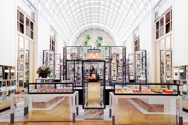 高級レストランやスパ併設!マリーナエリアの5つ星ホテルでぜいたく旅。JAL利用