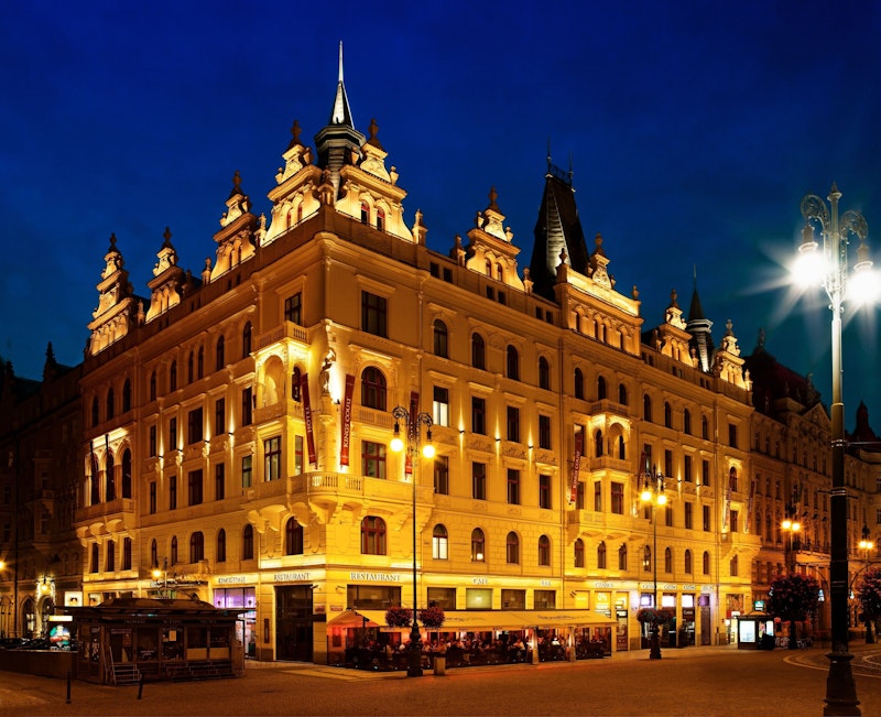 歴史的建築が目をひくプラハ中心街の5つ星ホテルに宿泊！観光にも便利な好立地