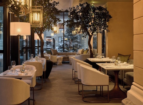 ヘルシンキ大聖堂は歩いてすぐ！上品な5つ星ホテルで癒やしの旅。ビジネスクラス利用