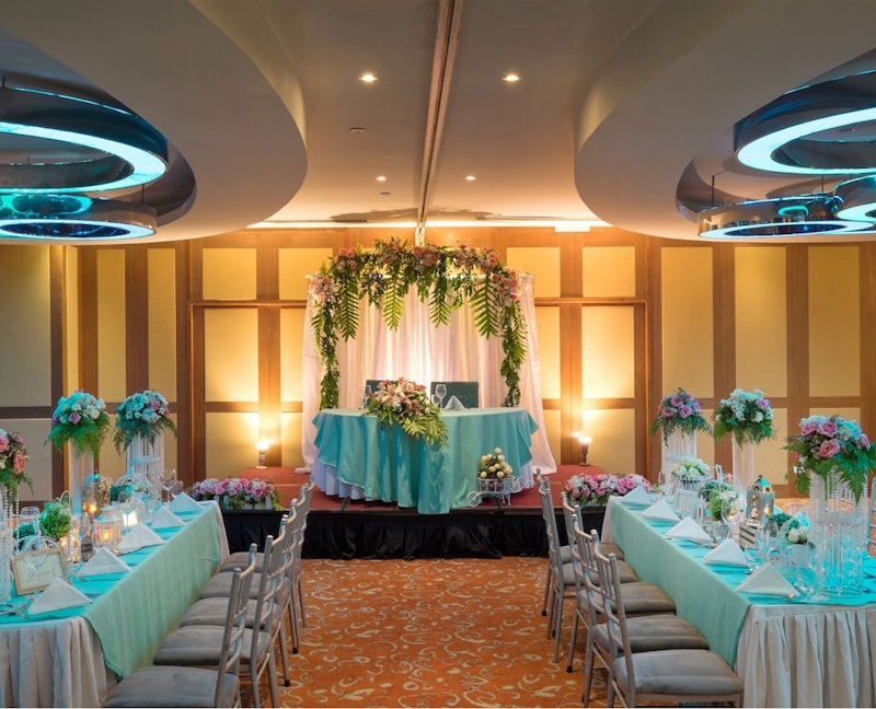 ジンベイザメ＆カワサン滝ツアーつき！シティ中心エリアのホテルにステイ。往復送迎つき