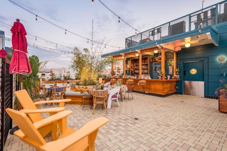 LAライブが徒歩圏内!ダウンタウンの歴史的な建物を改装した4つ星ホテルにステイ