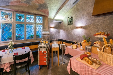 バーンホフ通りや中央駅はすぐそば！旧市街中心エリア＆モダンなホテルで充実ステイ