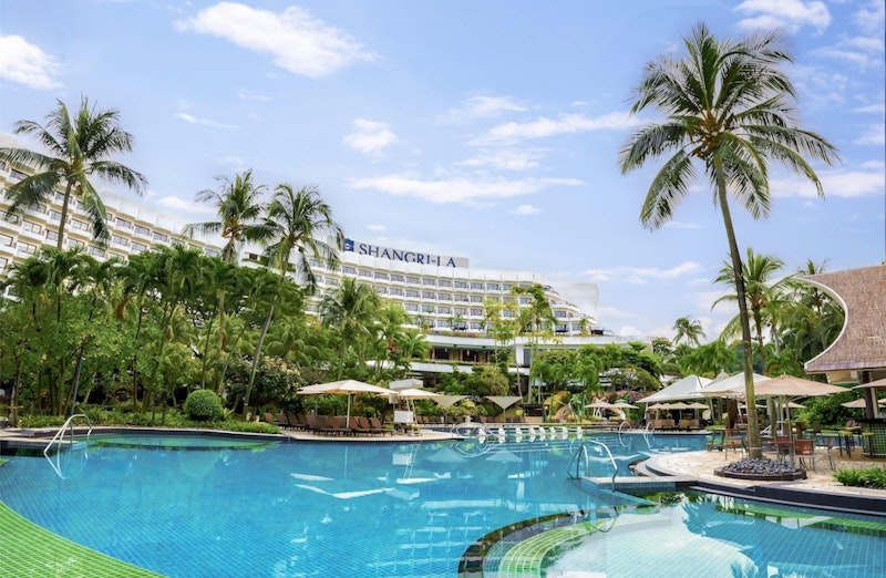 プライベートビーチがすぐ目の前に!セントーサ島にある5つ星リゾートホテルに宿泊