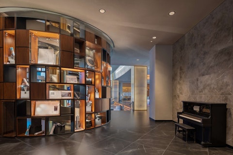 映画の世界がコンセプト！ウォーターパーク近くの5つ星ホテルに滞在。ビジネスクラス利用