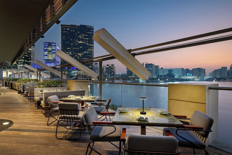 ニューハーフショー鑑賞つき!施設充実の駅チカホテルで充実ステイ。ビジネスクラス利用