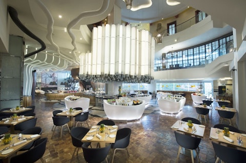 KLセントラル駅に隣接!モダンなデザインの5つ星ホテルに宿泊