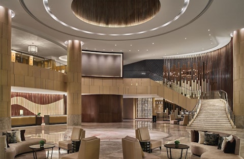 豪華5つ星ホテルのデラックスルームに宿泊！設備充実＆好立地で快適ステイ。JAL利用