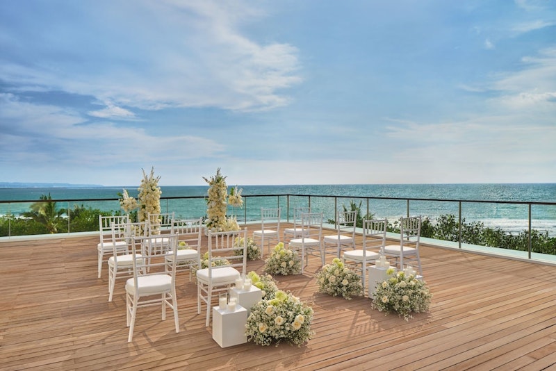 大型ショッピングモール隣接！ロマンチックな絶景をひとりじめできる5つ星ホテル泊