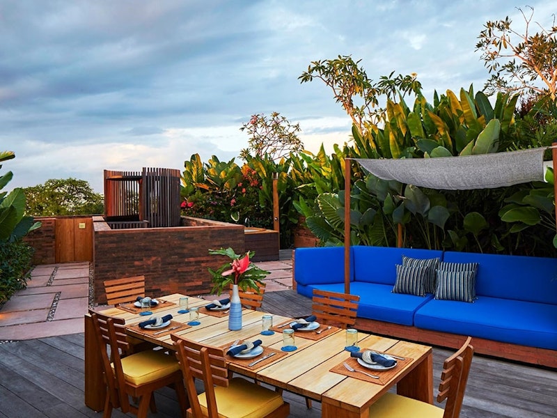 ビーチクラブ併設の5つ星ホテル！サステナブルな取り組みも魅力。ビジネスクラス利用