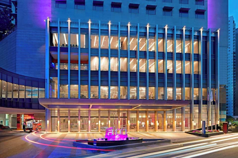 KLセントラル駅やモールに隣接！景色が自慢の屋外プール併設＆モダンなホテルで充実旅