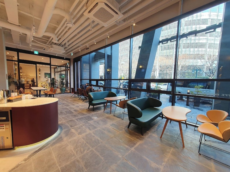 活気あふれる西面エリアの好立地！ロッテ百貨店に隣接するホテルにアクティブステイ