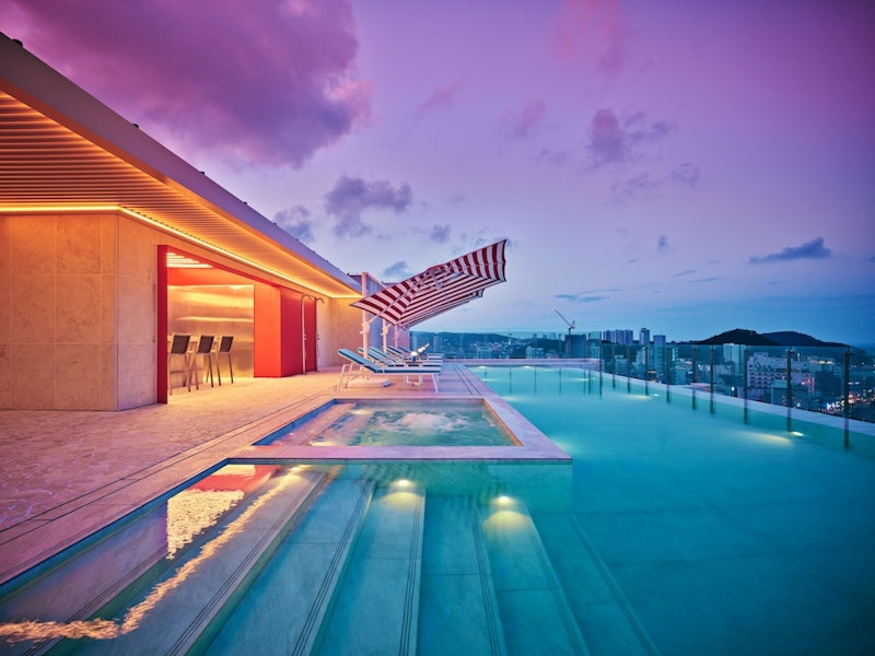 松亭海水浴場が目の前の好ロケーション!全室オーシャンビューのホテルにステイ