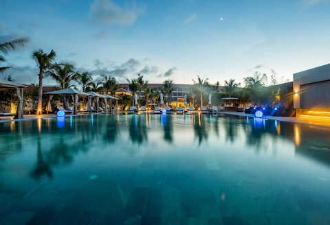 日本式の温泉でリラックス！緑ゆたかな庭園にかこまれた4つ星リゾートでリフレッシュ旅