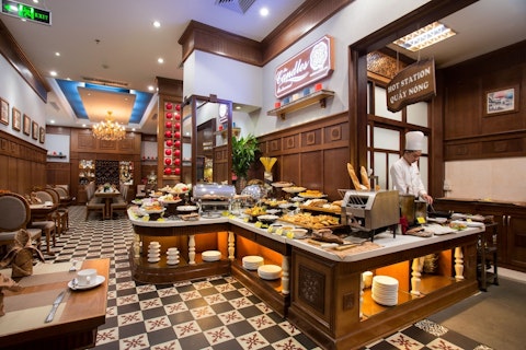 旧市街の好立地なホテルの広々ルームに宿泊！プレエコ利用。行きは夕方発、帰りは朝発