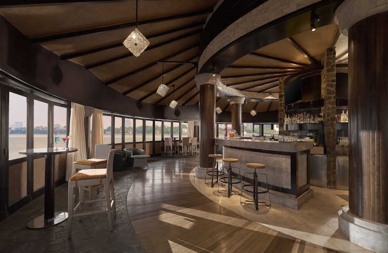 夕日を眺められるサンセットバーつき！憧れの5つ星ホテルに宿泊。JAL利用