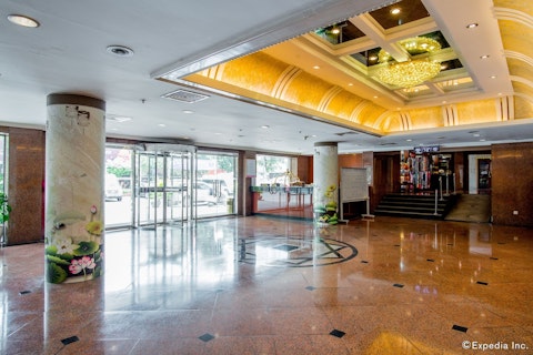 ザンボー湖そばのホテルで過ごすハノイの休日。カジノ＆スパも併設。ビジネスクラス利用